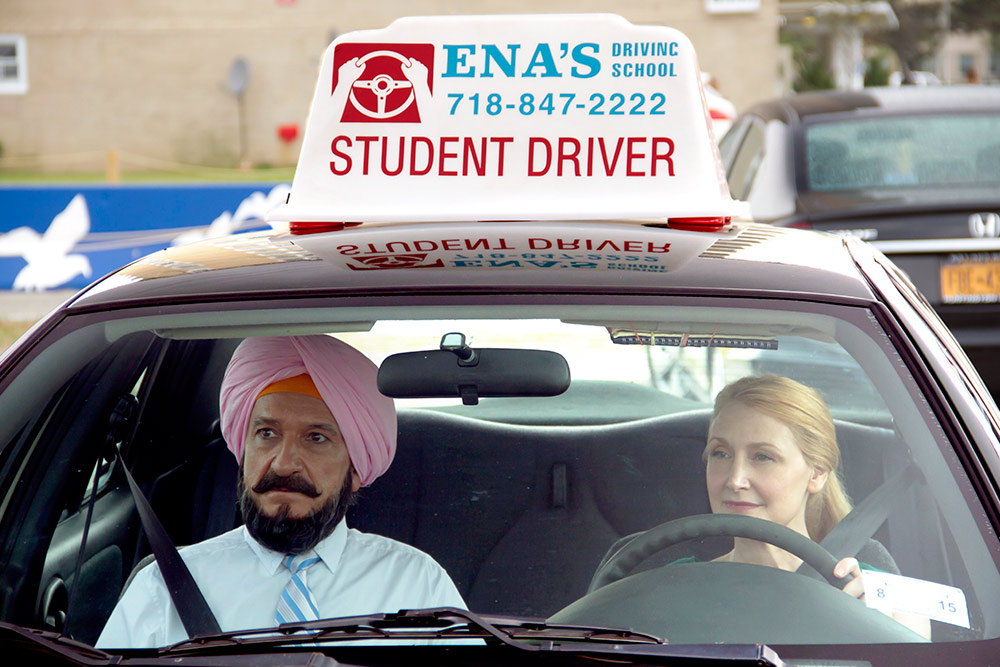 Szenenbild aus dem Film Learning to Drive - Fahrstunden fürs Leben