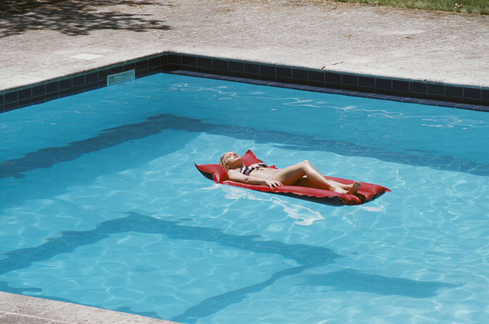Szenenbild aus dem Film Swimming Pool