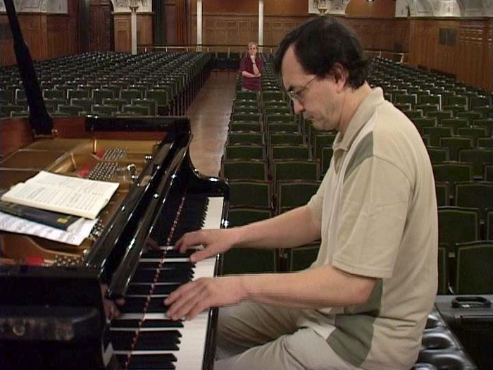 Szenenbild aus dem Film Pianomania - Auf der Suche nach dem perfekten Klang