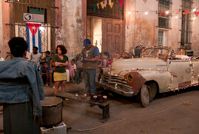 Szenenbild aus dem Film Lügen auf kubanisch