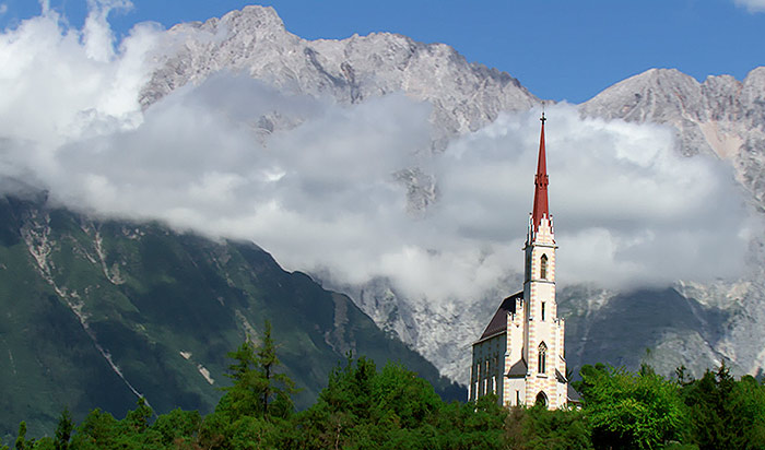 Szenenbild aus dem Film Die Alpen - Unsere Berge von Oben