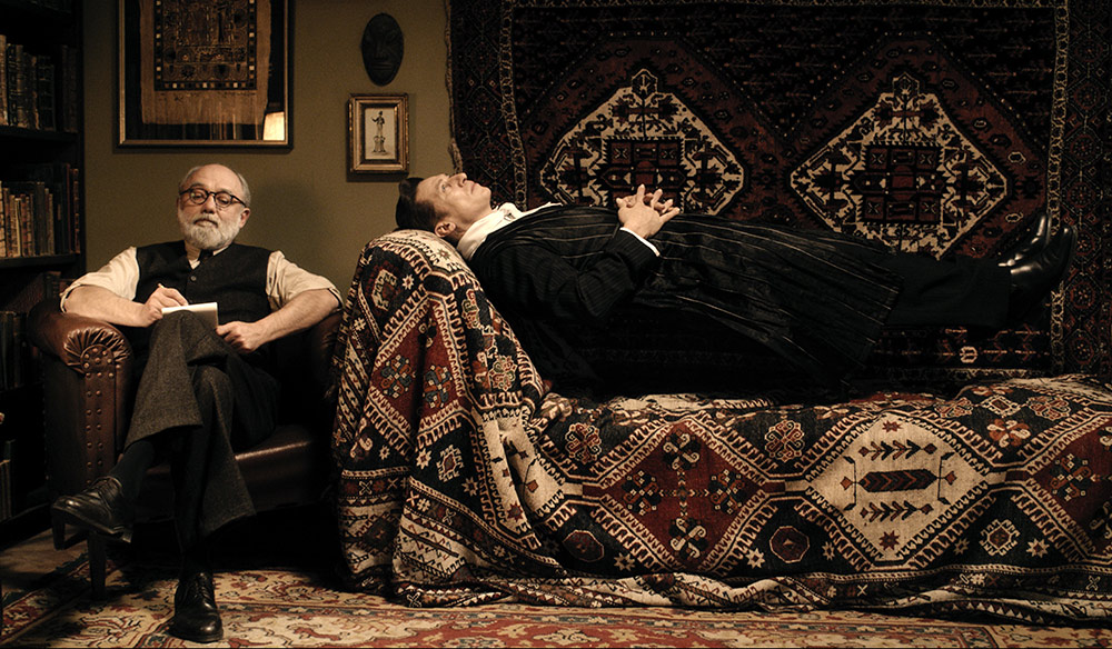 Szenenbild aus dem Film Der Vampir auf der Couch